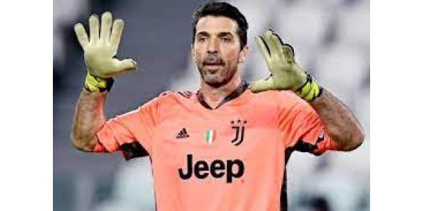 Buffon heiratete nach 9 Jahren Beziehung und hat einen Sohn